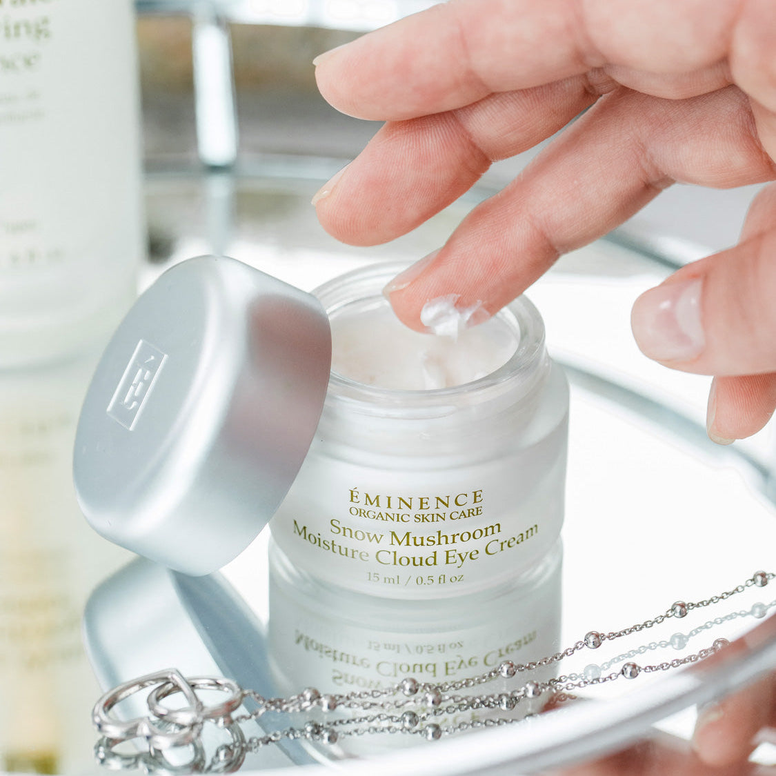 Snow Mushroom Moisture Cloud Eye Cream